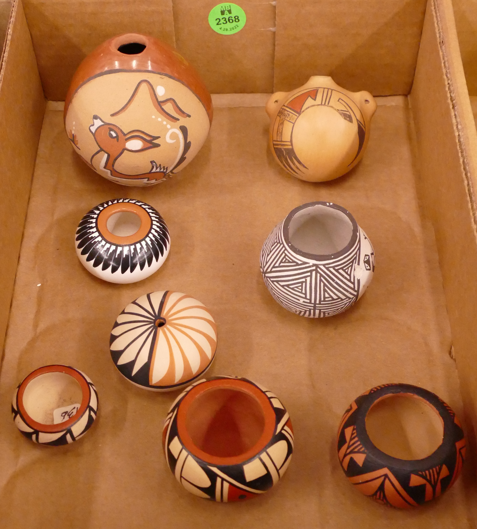 Appraisal: Box pc Southwest Miniature Seed Jars and Pots- largest '''