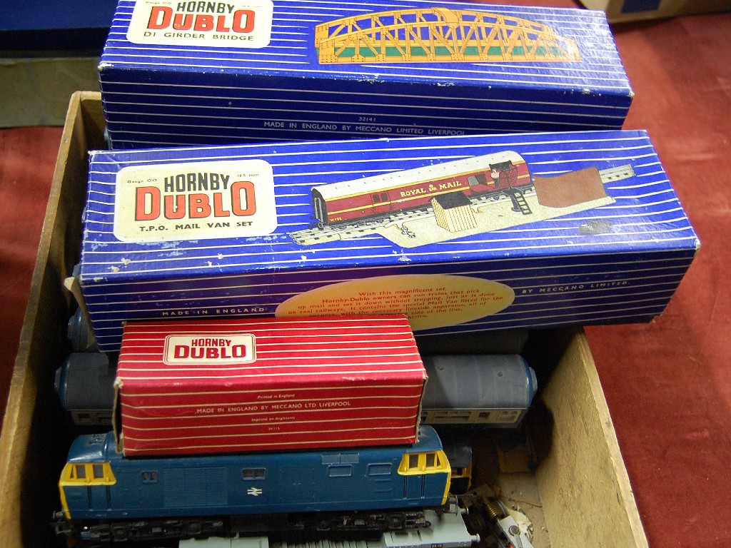 Appraisal: Boxed Hornby Dublo T P O Mailvan set a DI