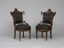 Appraisal: Pair of Chairs in High Victorian Style Matching pair of