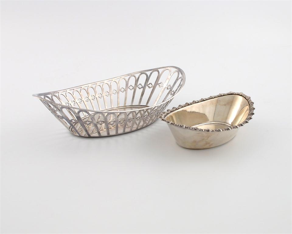 Appraisal: An Edwardian silver bonbon basket