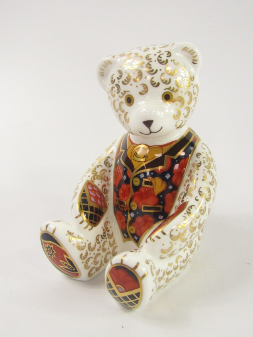 Appraisal: A Royal Crown Derby Imari paperweight modelled as Debonair Bear