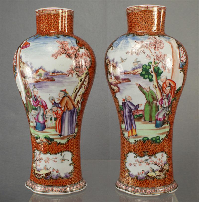 Appraisal: Pair of th th c Chinese export porcelain vases hairline