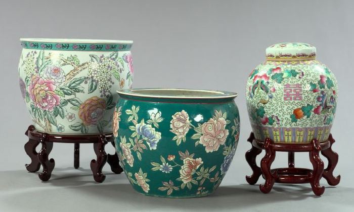 Appraisal: Three Pieces of Kuang Hsu Porcelain including a floral-enameled white-ground