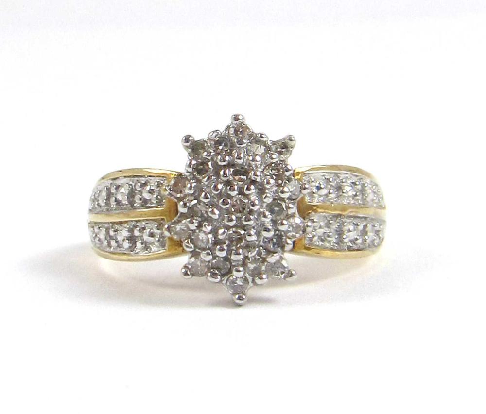 Appraisal: DIAMOND CLUSTER RING Round single-cut diamonds ct total K gold