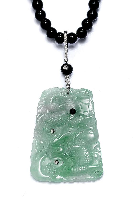 Appraisal: A JADE ONYX AND DIAMOND NECKLACE White gold mounts Decorative