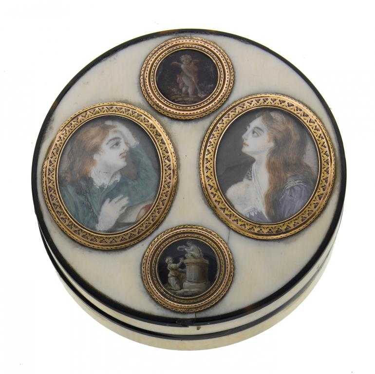 Appraisal: A FRENCH IVORY AND TORTOISESHELL SNUFF BOX AND COVER the