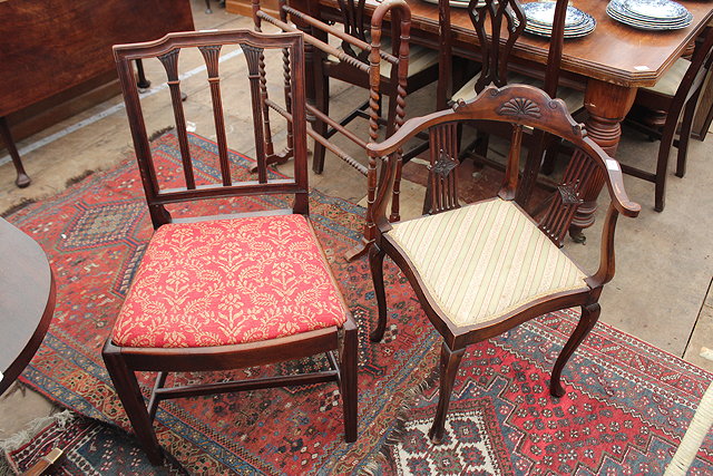 Appraisal: A SET OF FOUR TH CENTURY MAHOGANY DINING CHAIRS with