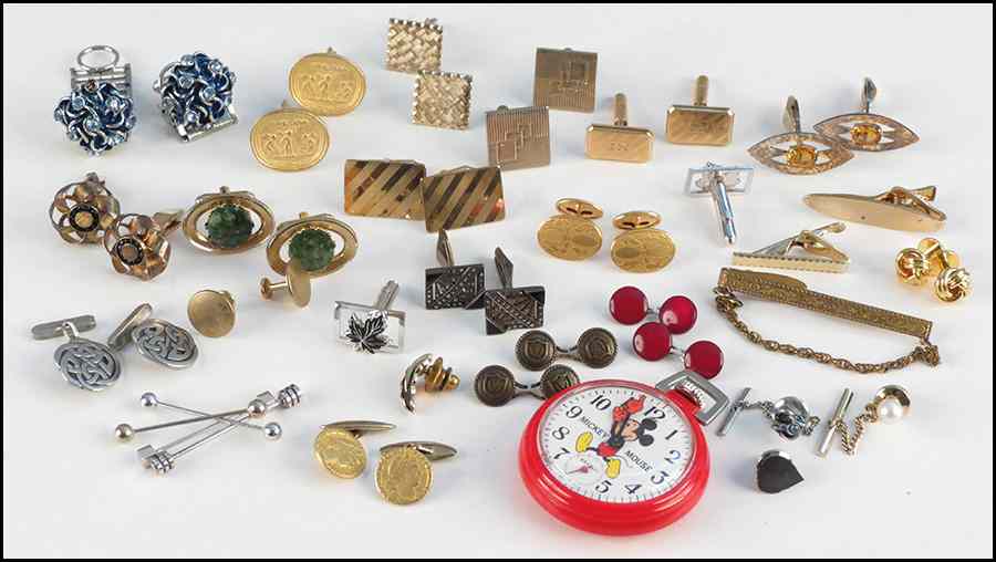 Appraisal: COLLECTION OF MEN'S JEWELRY Comprised of pairs of cufflinks shirt