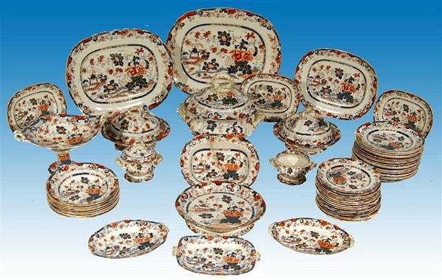 Appraisal: An extensive Victorian Mason's Amherst Japan pattern dinner service consisting