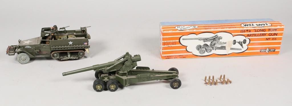 Appraisal: Crescent Toys artillery gun MM Long Tom No with original