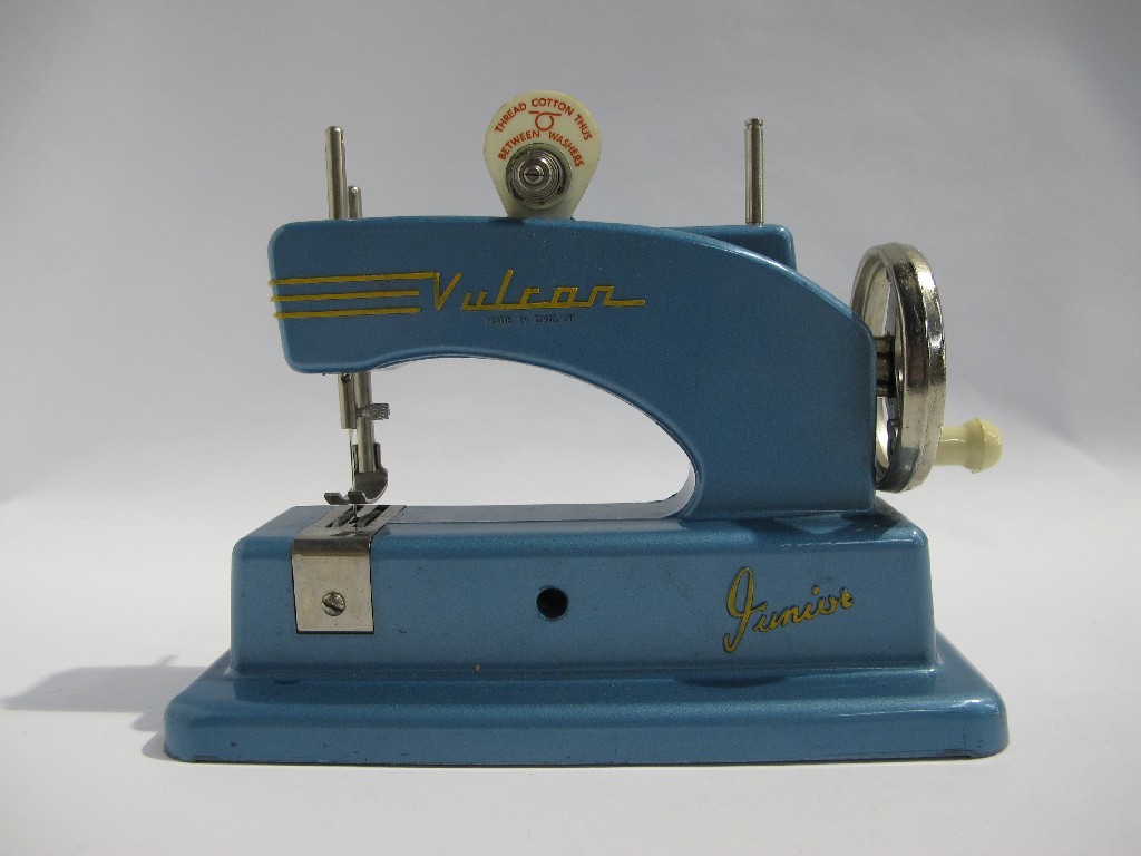 Appraisal: A Vulcan Junior sewing machine in original box