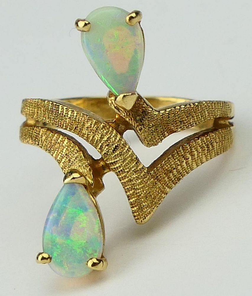 Appraisal: KT YELLOW GOLD AND DOUBLE OPAL LADIES RING Size with