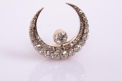 Appraisal: A Victorian diamond crescent brooch circa the crescent with two