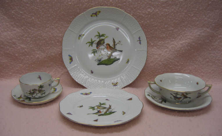 Appraisal: HEREND PORCELAIN DINNER SERVICE Rothschild Bird pattern comprising twelve of