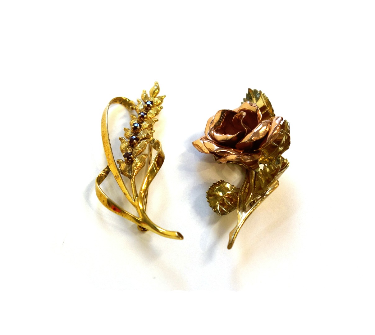 Appraisal: A ct two colour gold brooch designed as a single