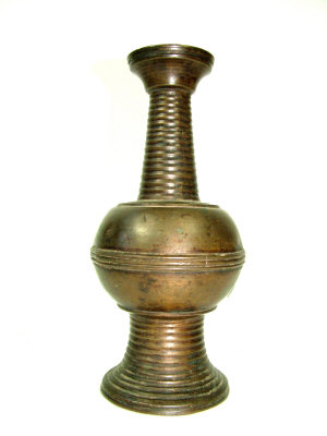 Appraisal: A Tibetan bronze stupa shaped vase height cm