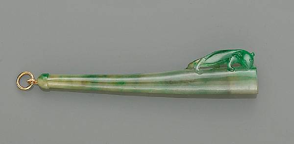 Appraisal: A jade cigarette holder Of tapering cylindrical shape decorated with