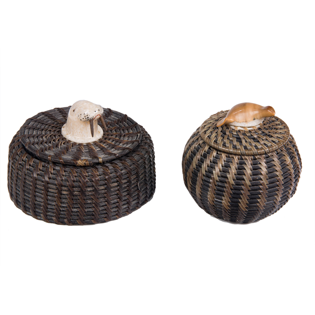 Appraisal: Two Eskimo miniature baleen baskets the larger with a walrus