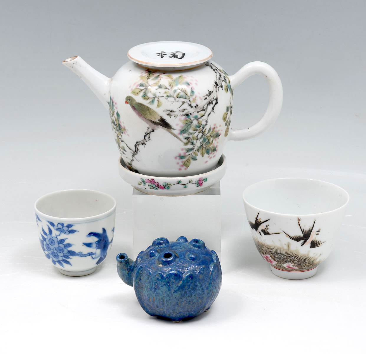 Appraisal: PIECE CHINESE PORCELAIN POTS AND CUPS Comprising - Republic teapot