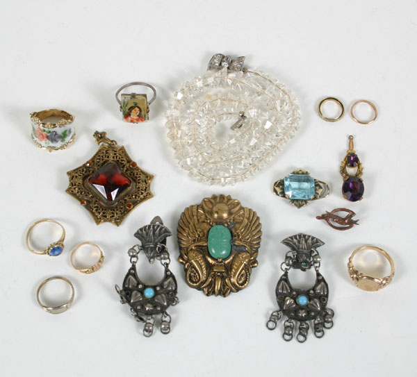 Appraisal: Victorian and Deco jewelry pc assortment including five baby child