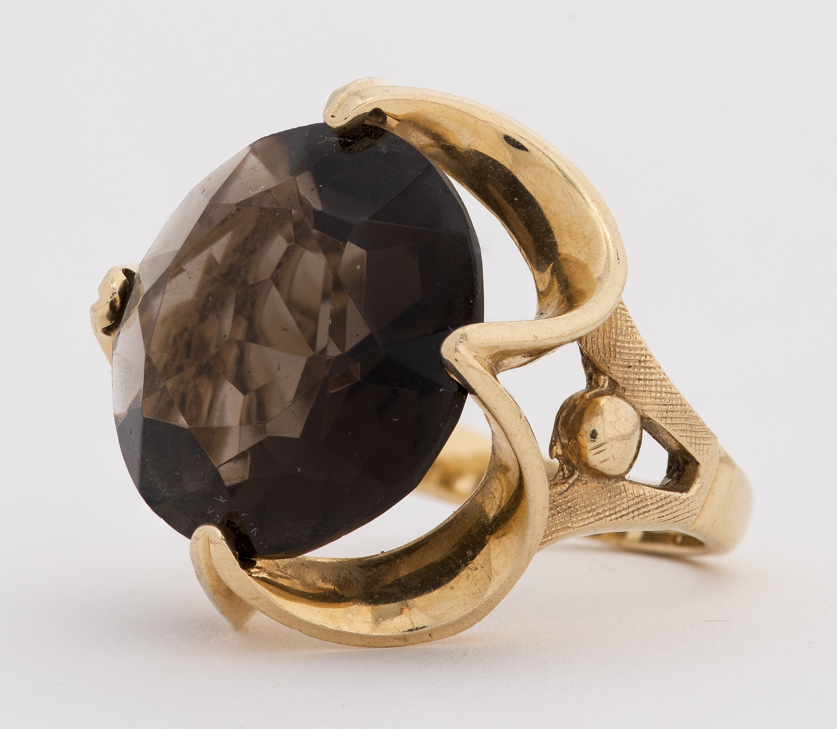 Appraisal: VINTAGE K YELLOW GOLD SMOKY QUARTZ RING Vintage modernist K