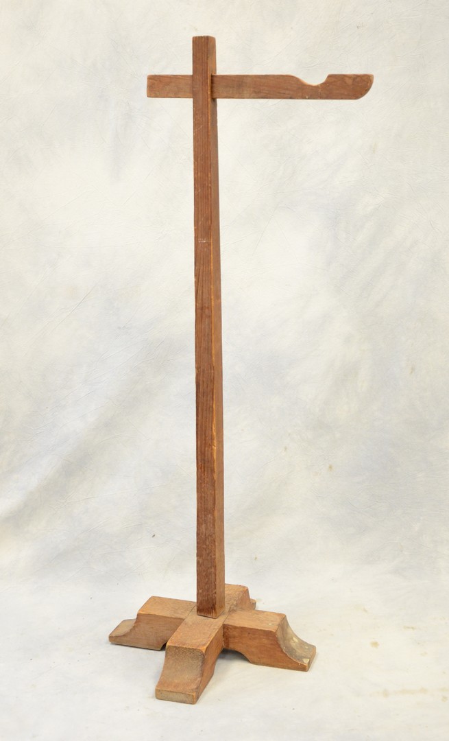 Appraisal: Long leaf pine sewing basket hook mortise through adjustable arm