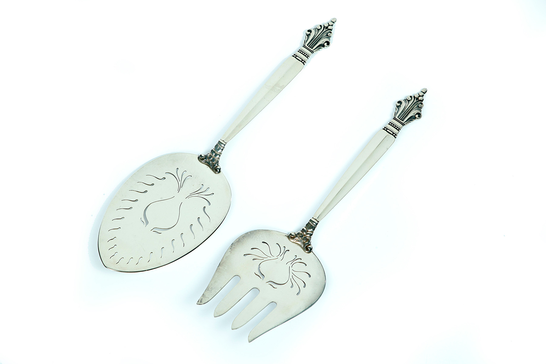 Appraisal: TWO PIECE PIERCED GEORG JENSEN FISH SERVING SET ACANTHUS PATTERN