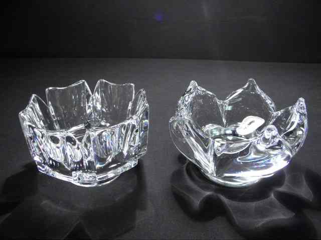 Appraisal: Two cut crystal bowls including Orrefors and Kosta Orrefors has