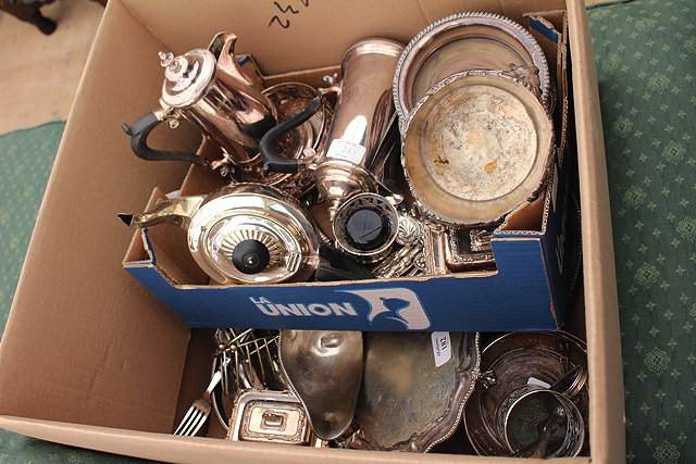 Appraisal: A QUANTITY OF SILVER PLATED ITEMS to include four th