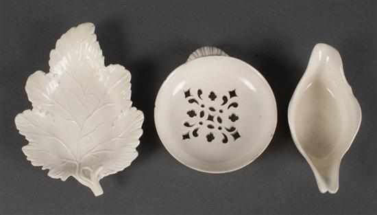 Appraisal: Wedgwood creamware pap boat and similar creamware leaf-form spoon rest