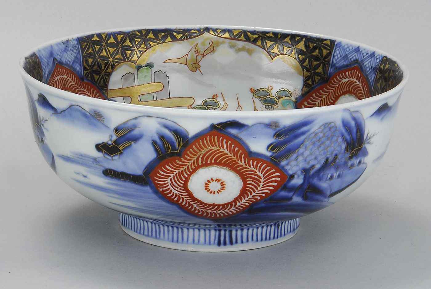 Appraisal: JAPANESE IMARI PORCELAIN PUNCH BOWLSecond Half of the th CenturyWith