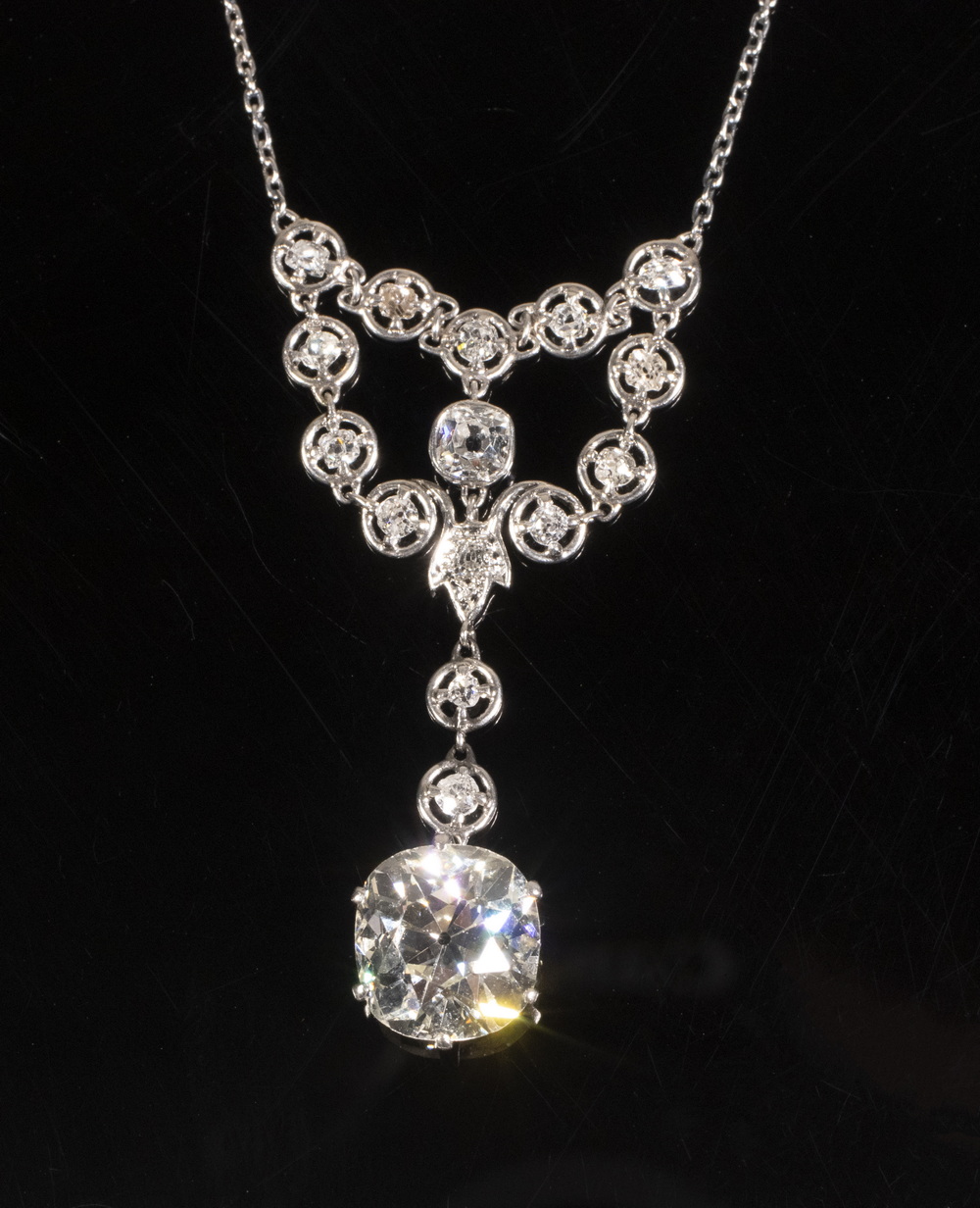 Appraisal: HANDMADE DIAMOND CHANDELIER NECKLACE Antique platinum necklace set with chandelier