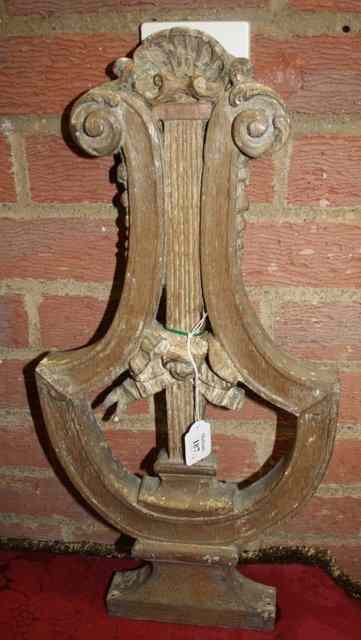 Appraisal: A PAIR OF TH TH CENTURY OAK WALL MOUNTS in