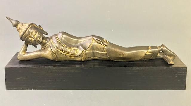 Appraisal: Thai Gilt Bronze Recumbent Buddha Thai gilt bronze recumbent Buddha