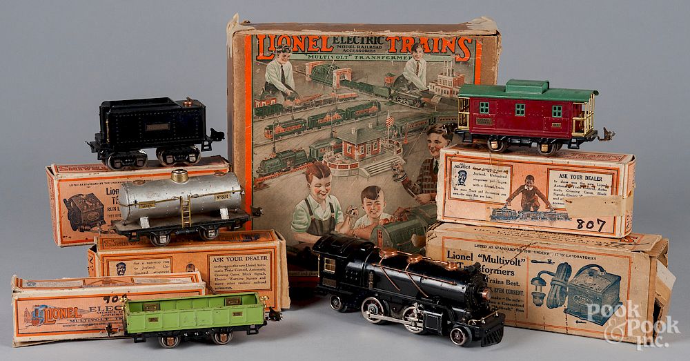 Appraisal: Lionel five-piece no train set Lionel five-piece no train set