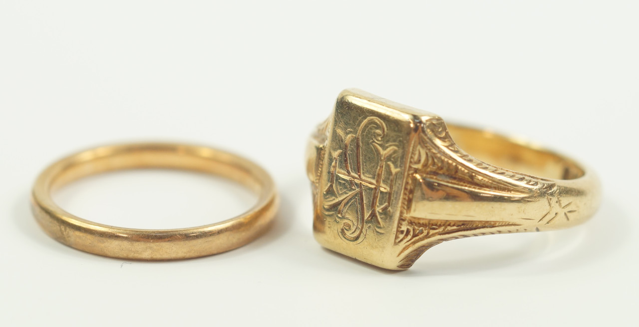 Appraisal: A lady's ct gold signet ring monogram engraved size R