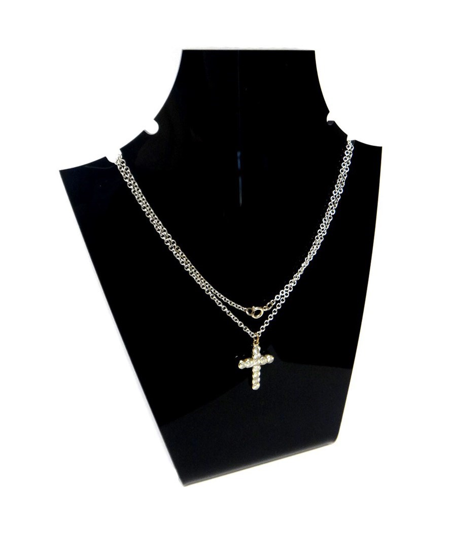 Appraisal: A diamond set pendant cross mounted with circular cut diamonds