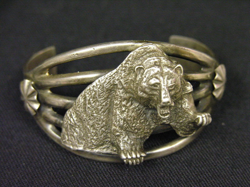 Appraisal: GRIZZLY BEAR STERLING BRACELET Marked Sterling Weight grams