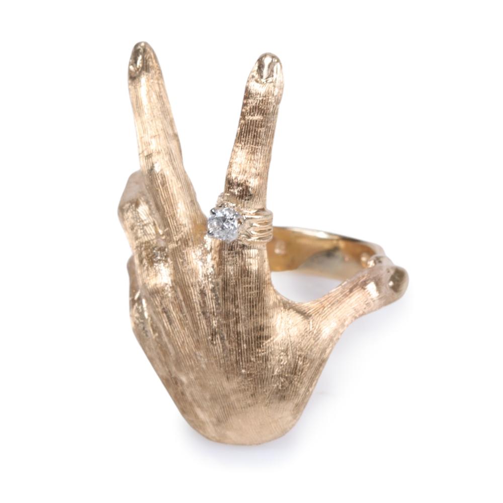 Appraisal: Vintage K yellow brushed gold glamour hand figural ring with