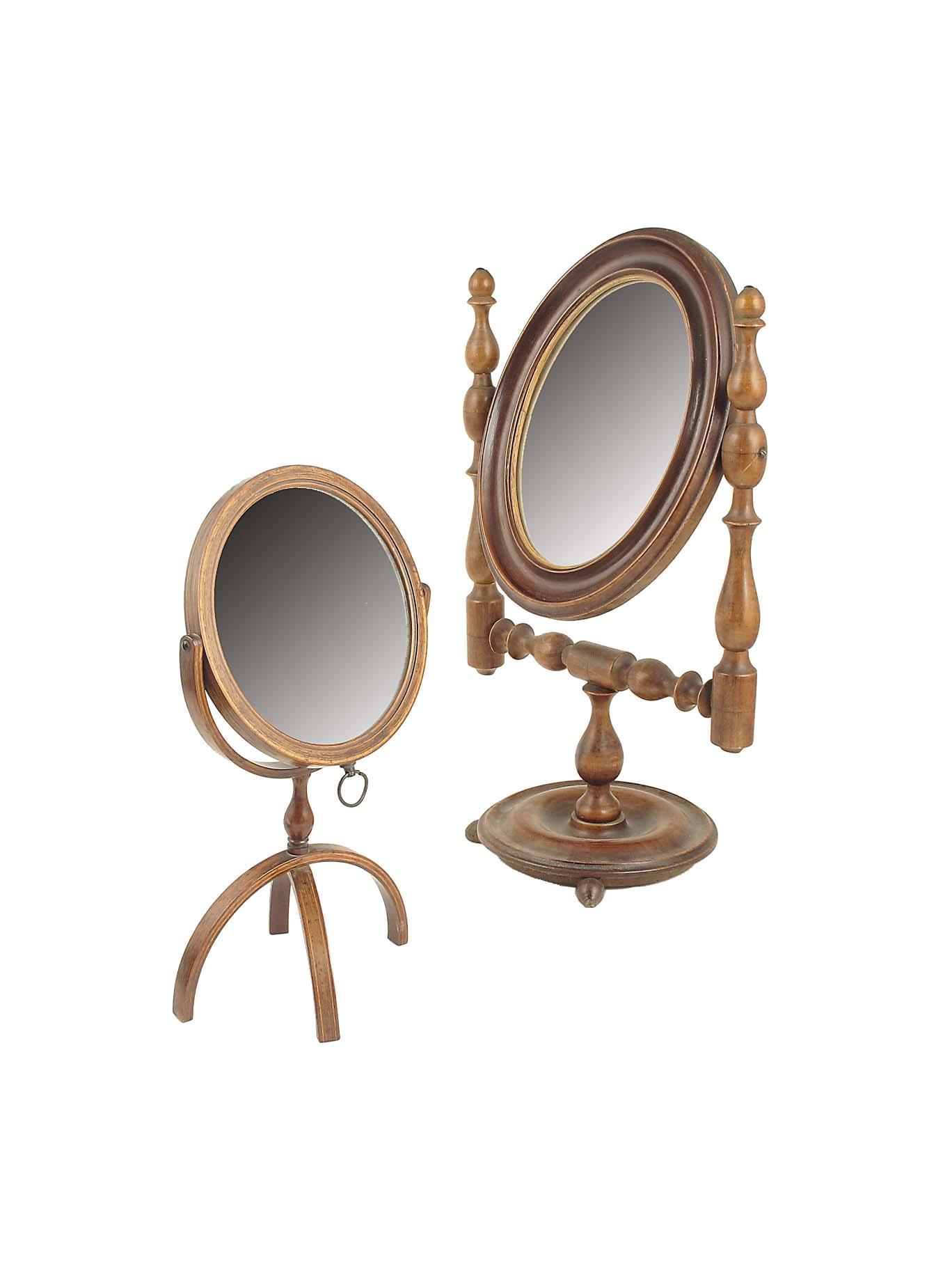 Appraisal: A Victorian rosewood travelling shaving mirror