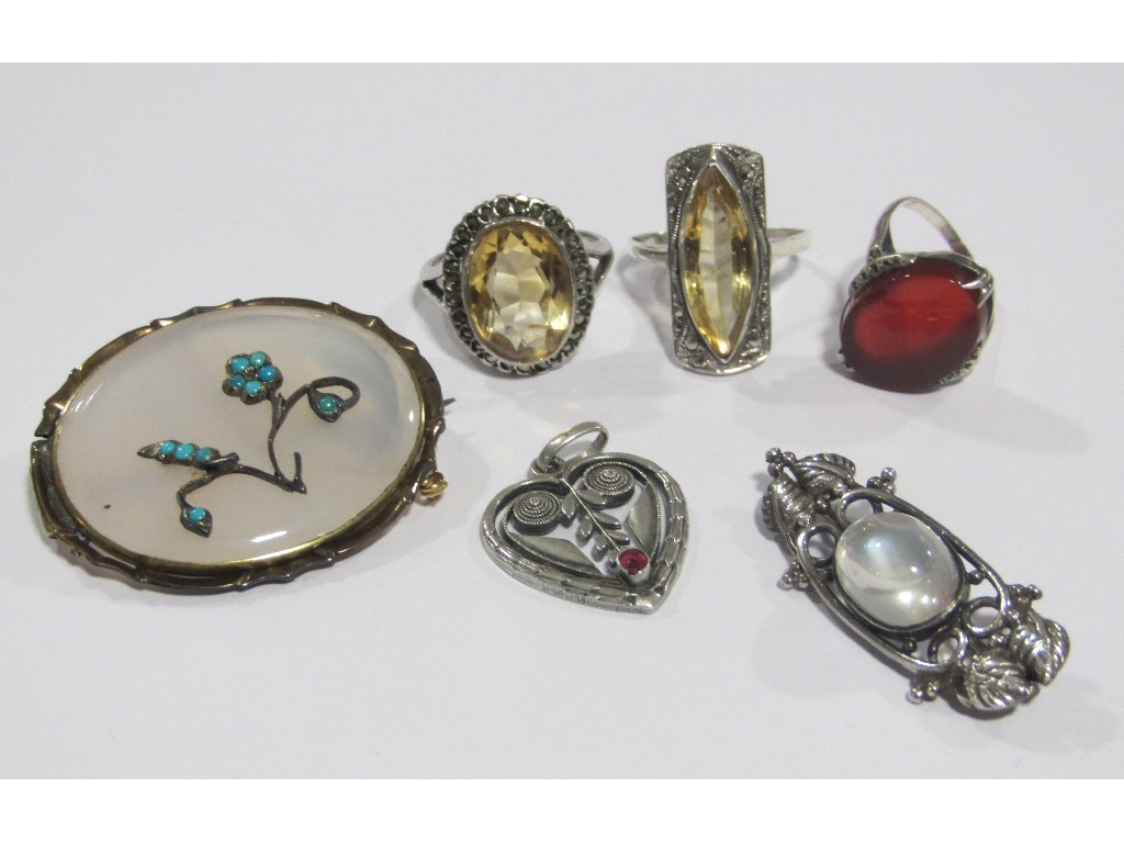 Appraisal: Lot comprising Victorian agate and turquoise brooch in pinchbeck mount