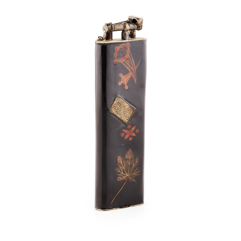 Appraisal: DUNHILL - A lacquered table lighter the lighter of long