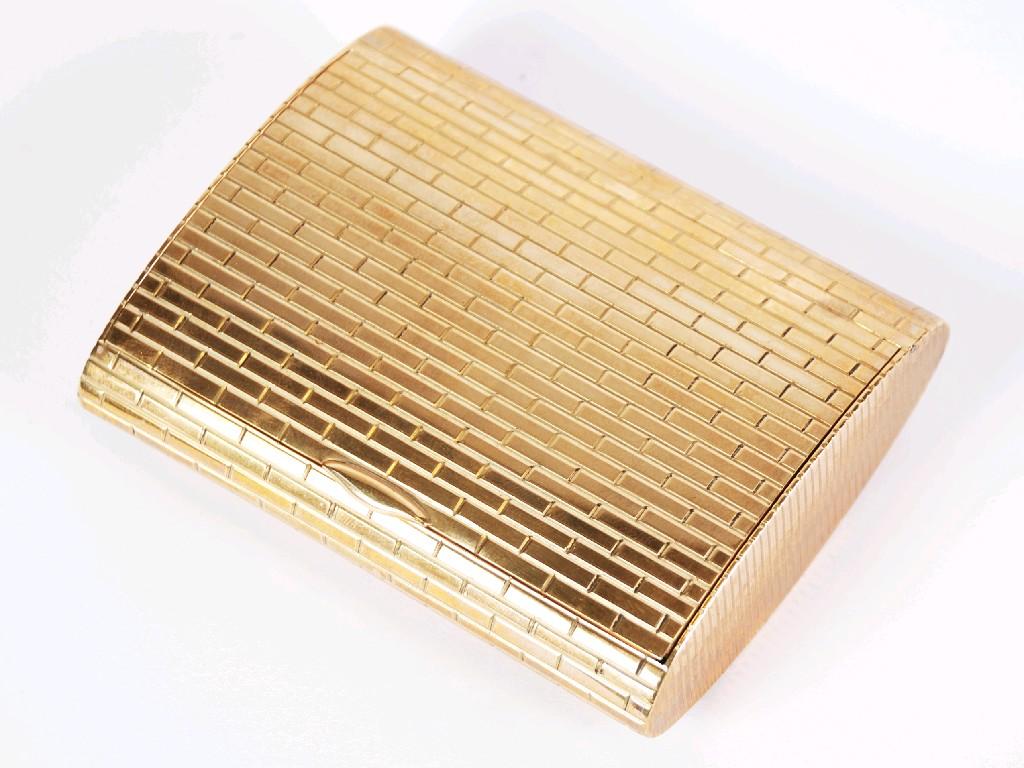 Appraisal: LADY'S ct GOLD POCKET CIGARETTE CASE the low arched top