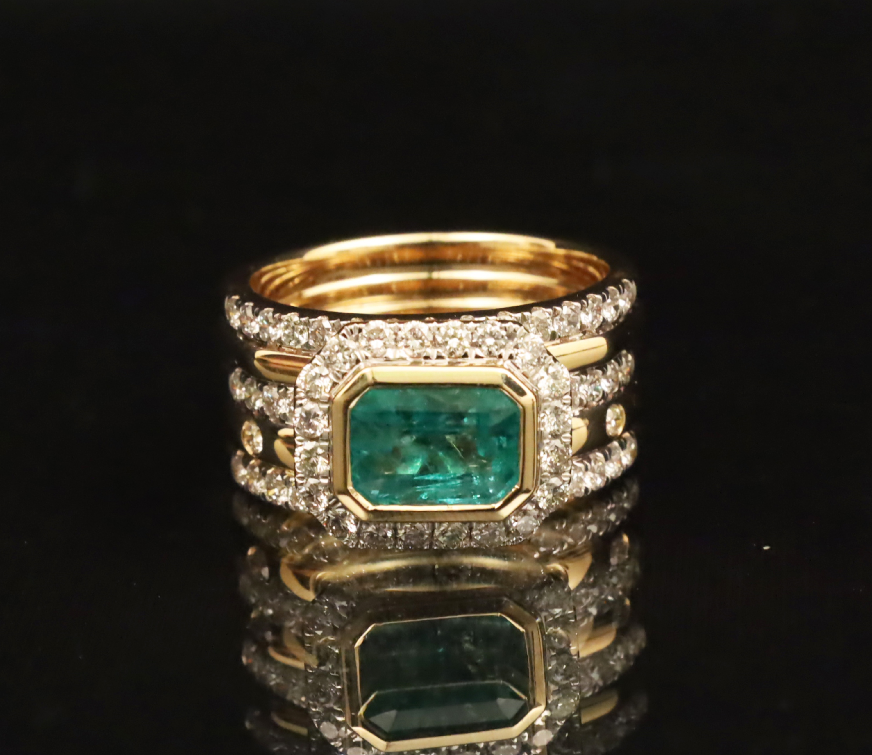 Appraisal: K LADY'S EMERALD DIAMOND RING K yellow gold Lady's Emerald