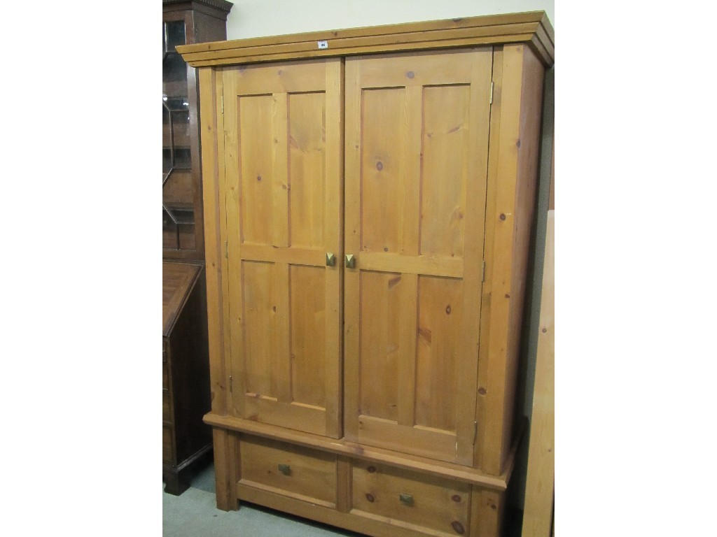 Appraisal: Pine double door wardrobe