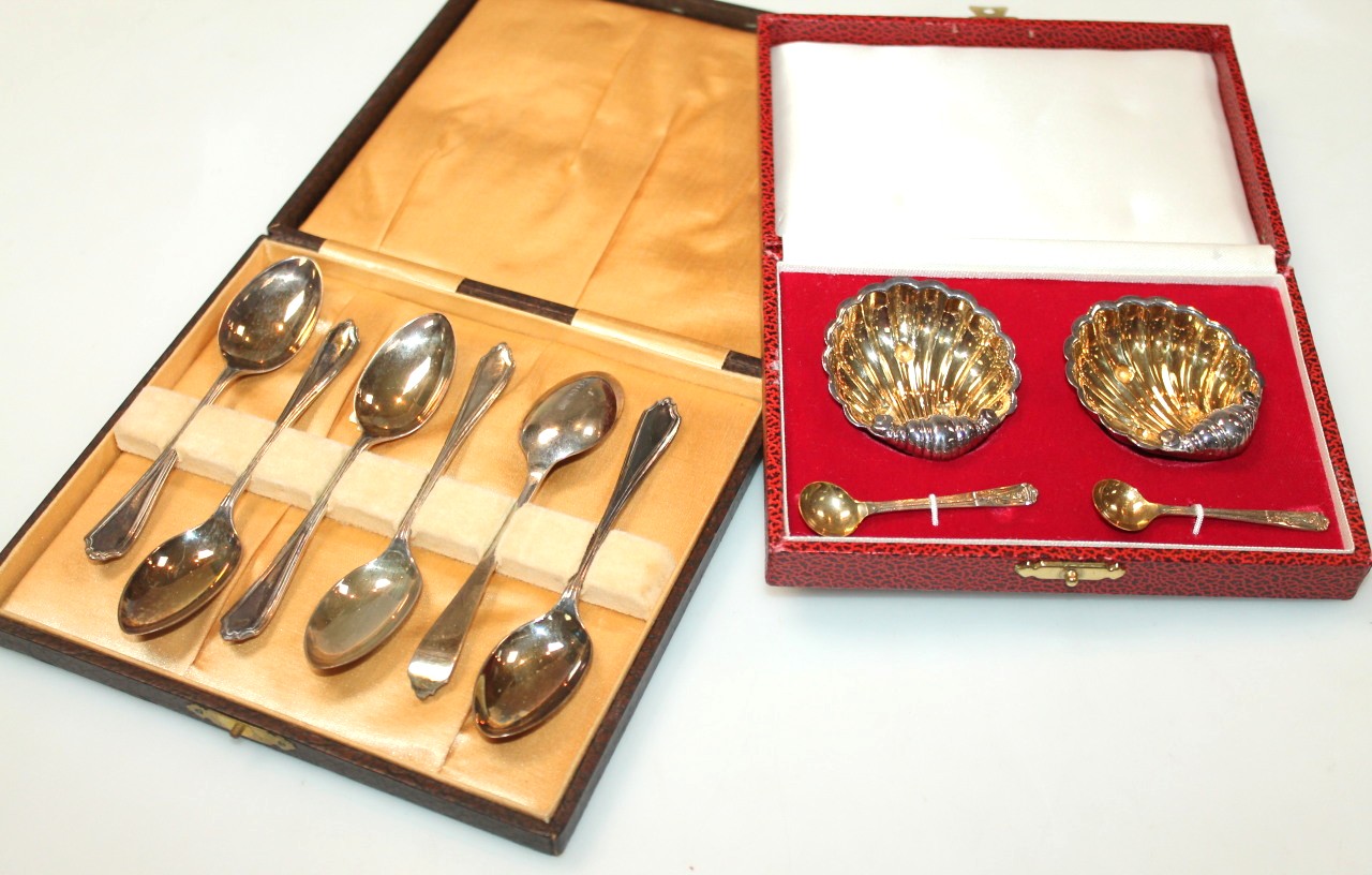 Appraisal: Various silver comprising a set of George VI silver teaspoons