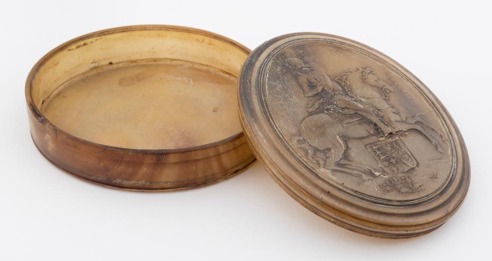 Appraisal: JOHN OBRISSET PRESSED HORN SNUFF BOX DEPICTING CHARLES I LONDON