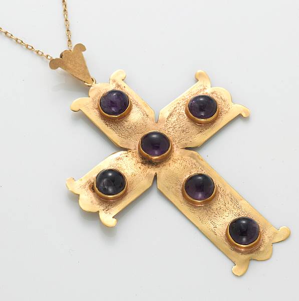 Appraisal: An amethyst and k rose gold cruciform pendant with chain