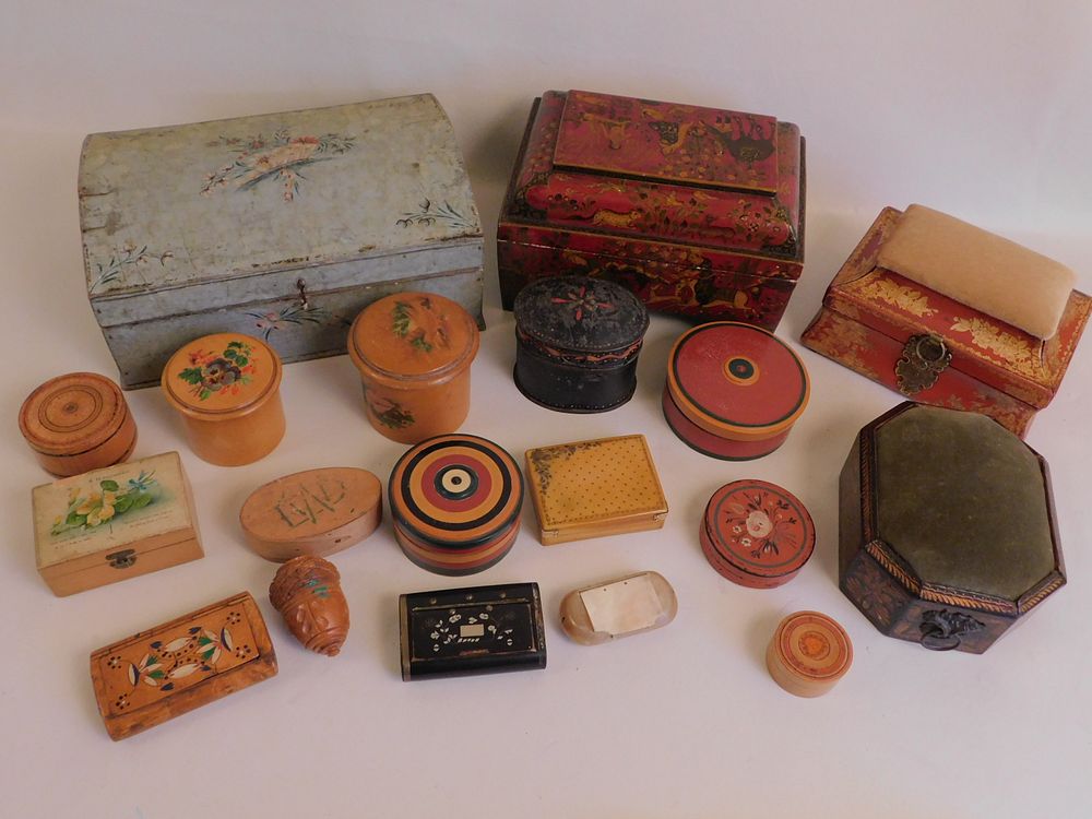 Appraisal: LOT ASSORTED OLD BOXES Nice estate group of assorted old