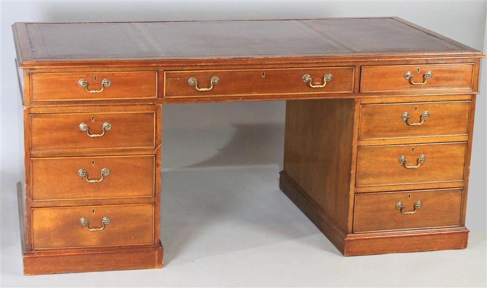 Appraisal: GEORGIAN STYLE MAHOGANY PARTNERS DESK in three parts the rectangular